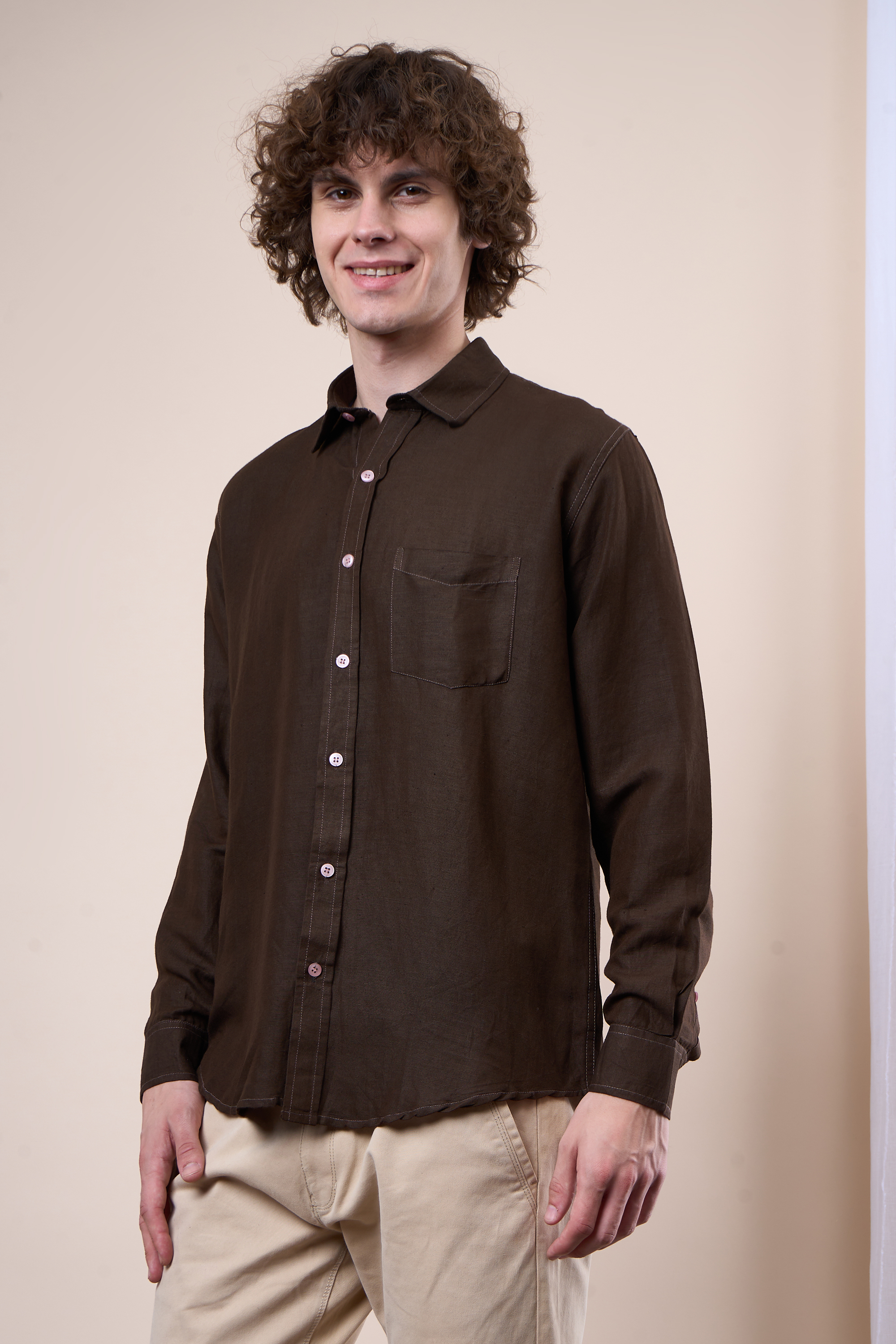 Blue giraffe print cotton shirt for men front view for casual summer use